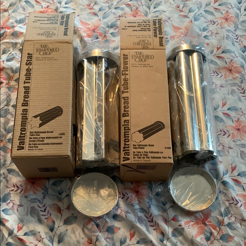 Pampered Chef, Silver Bread Tube Set